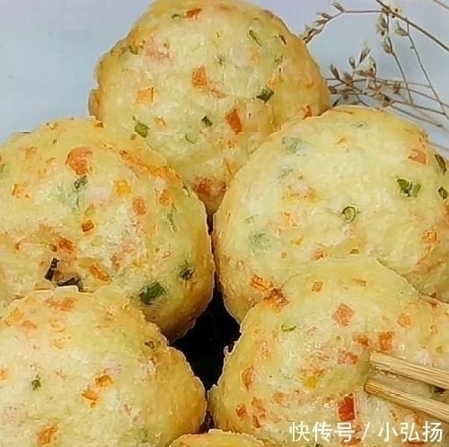 面粉|夏天女儿就馋这早餐，手不粘面筷子一搅，酥皮香软，比油条还好吃