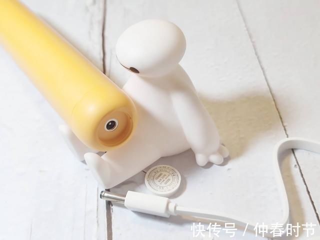 咸蛋超人|孩子排斥刷牙的原因?种草两款儿童电动牙刷,让孩子爱上刷牙