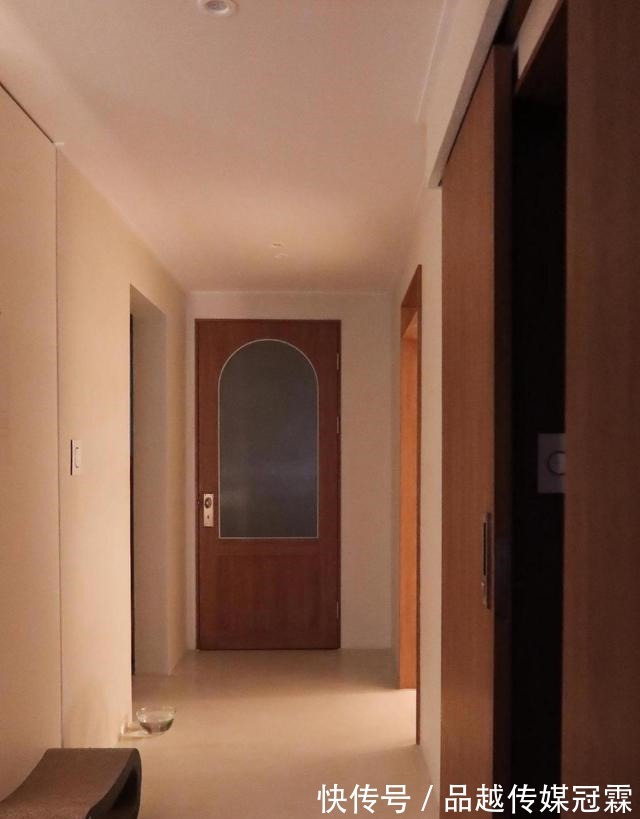 小户型|晒她79平小户型,全屋“水泥”地,不装踢脚线,接地气又百搭!
