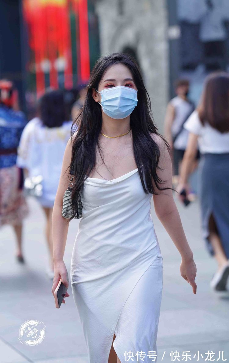 连衣裙 时尚的连衣裙美女,优雅舒适一步到位,时尚优雅