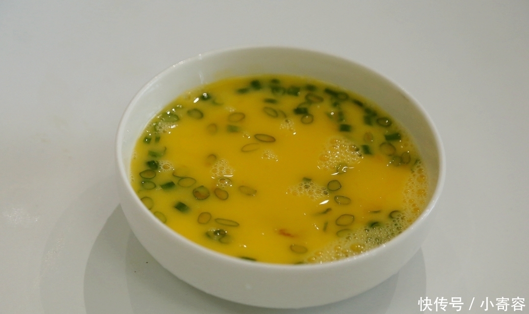 鸡蛋吃了几十年，第一次发现和“他”绝配，8分钟完美早餐！