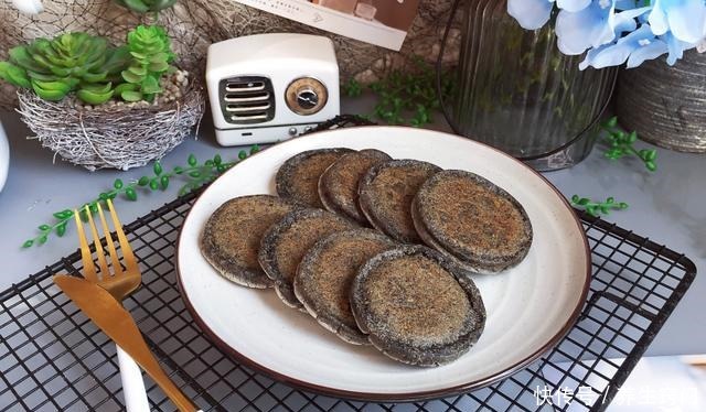  面团|别看它小，“钙是牛奶的8倍”，做成营养早餐饼，全家都爱吃