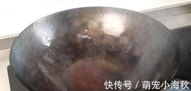 用水|炒糖色时，到底用油还是用水？搞错的人很多，难怪炒出来有苦味