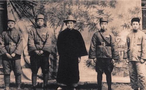 和阎锡山|冯玉祥战败后为何不能东山再起?不是蒋某人厉害,少帅说了原因