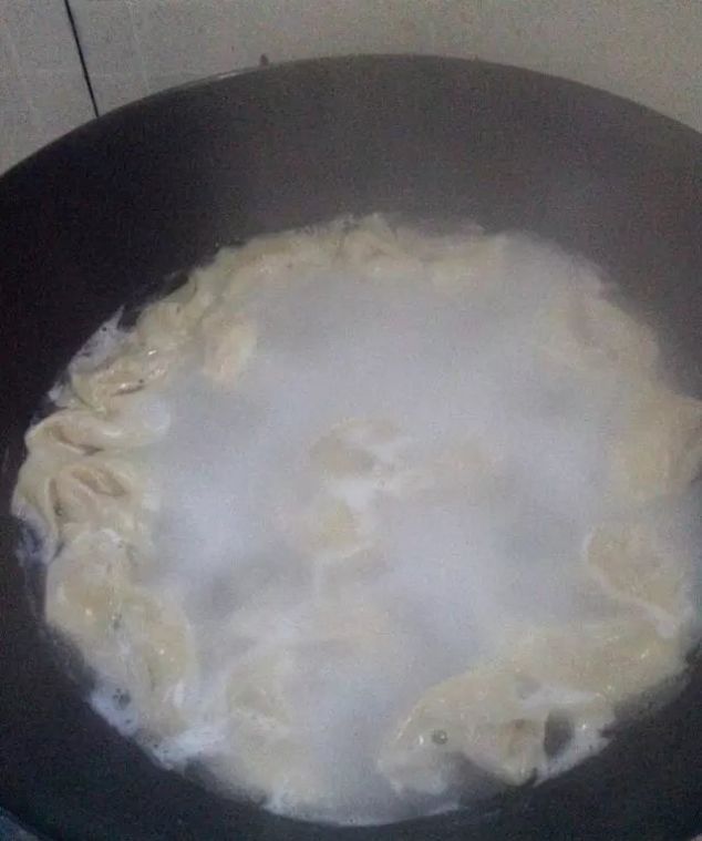 鲜香|包馄饨的简单教程,一看就会,鲜香美味,让人垂涎欲滴,赶紧试试