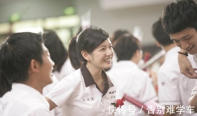 中学生 中学生不良发型大全,“垂帘听政”属实形象,德育主任一脸无奈!