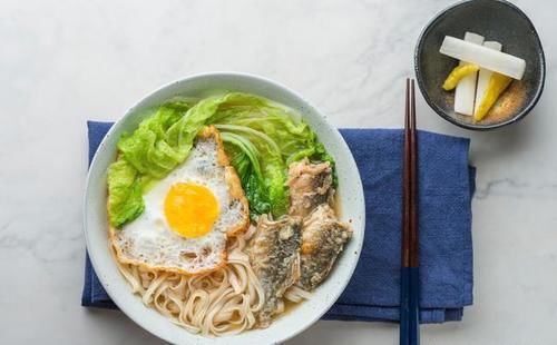 买面条时如何挑选？这4种面条不建议买，为了家人健康，别买错了