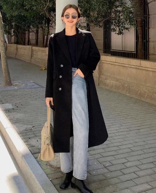 天气转暖,脱了羽绒服,现在穿什么外套更时髦?