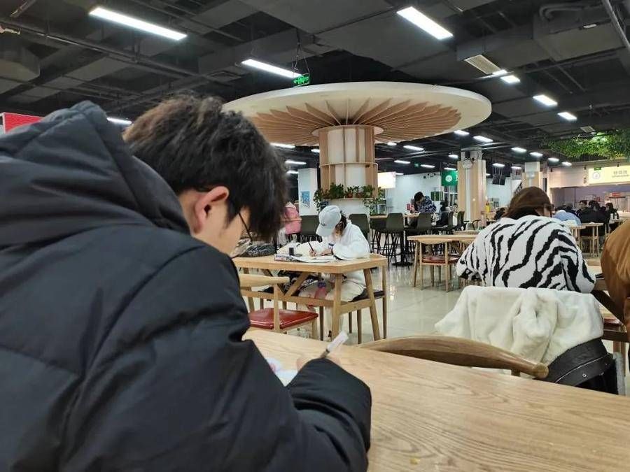 齐鲁工业大学|暖心！考研前夕，齐鲁工业大学食堂变“自习室”