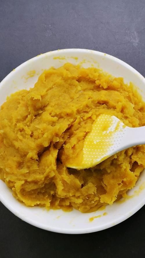 红薯芝麻球，简单好做又好吃，零厨艺也可以露一手