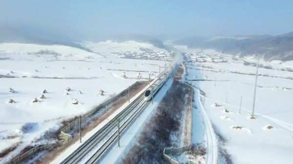 冰雪运动|沈佳高铁白敦段：高寒高铁，让林海雪原“热”起来