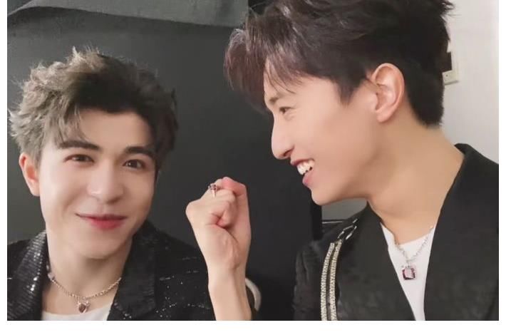 刘宇|INTO1伯远尹浩宇互相吹捧戏瘾大，和刘宇“撞车，成员互动可可爱爱