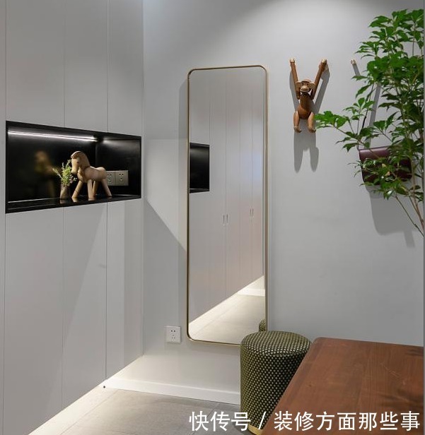 三居室|140平简约风三居室,封闭露台扩大客厅休闲工作两不误