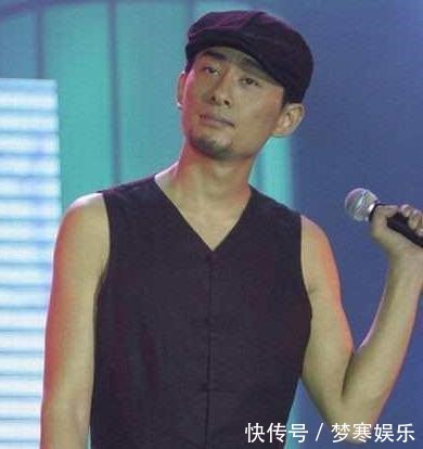擊敗鳳凰傳奇，草根歌手阿寶翻車后退隱歌壇，現(xiàn)在變成軟飯男？