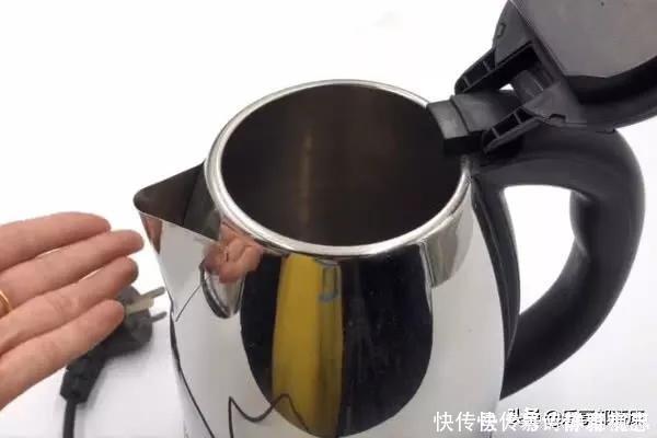 电热水壶|电水壶烧水,10个家庭9个搞错,现在知道还来得及,对家人很重要