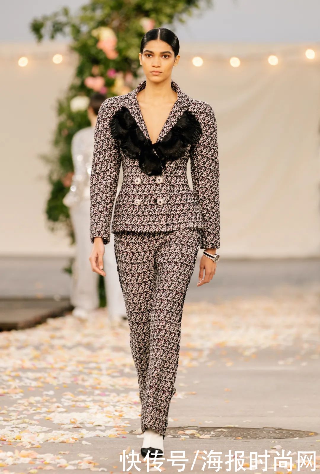 高定周｜香奈儿邀请你，参加一场如梦似幻的“仲夏夜婚礼”