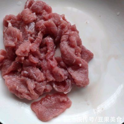 老妈做的蒜苗炒牛肉，怎么吃都不腻