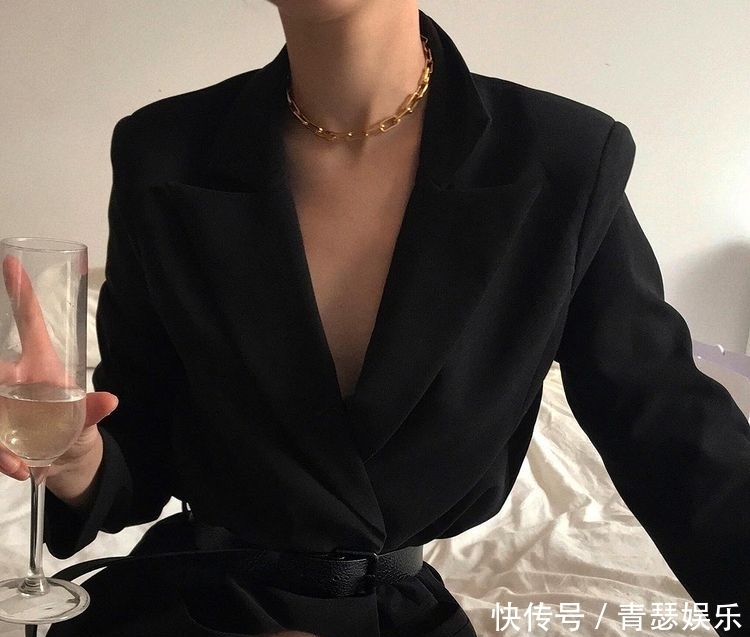 只要拥有这3类配件,踏入春夏季延续时尚层次感!