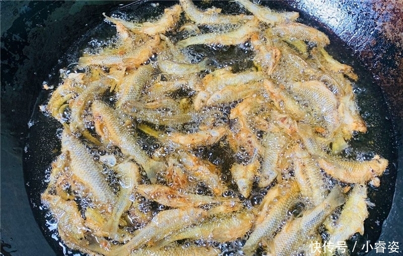 遇到此菜,我不还价不犹豫,一买就是三四斤,常吃强健筋骨长高高