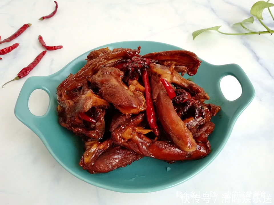  卤菜|教你秘制万能卤水，想吃啥卤啥，越卤越香，学会可以摆摊了