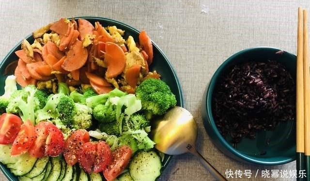 减肥打卡第十二天，元气满满，又是主攻轻食的一天呢