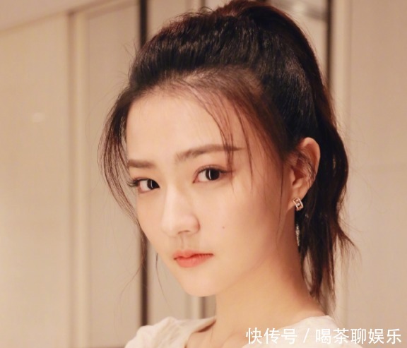 圆脸女孩要留刘海吗?试试这6种发型,显脸小还能让你更甜美