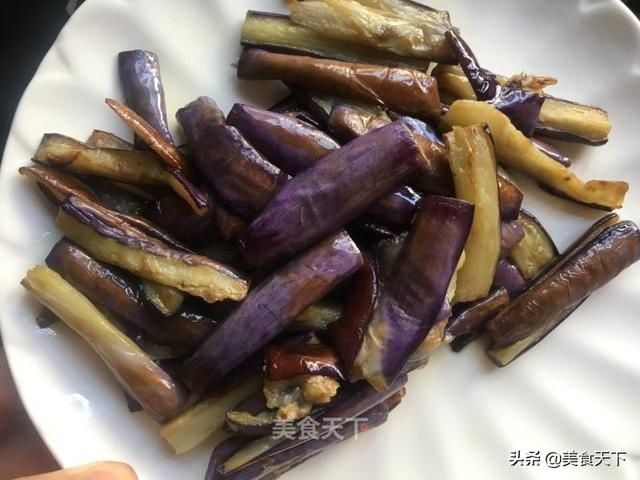 电饭煲焖饭必须有姓名!饭菜一锅出,做法又简单,太香了