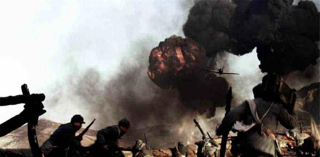 机枪|被日军包围怎么办？我军战将机枪打掉日军炮兵，神枪手再打后面的