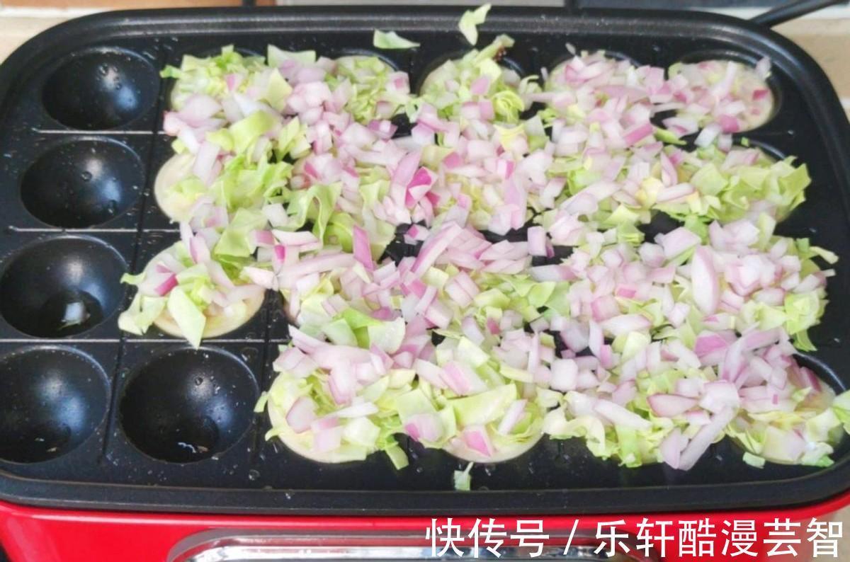 火爆大街的章鱼小丸子，自己在家动手也可以做成，轻松又简单