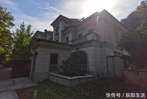 税费|高颜值别墅降价200万起拍,地理条件十分优越