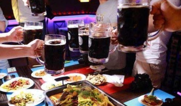 请人喝酒,不会说开场白可不行,会说4句话,让客人刮目相看!