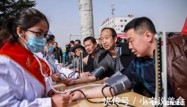 食用钠|有高血压的人,饭前记住“3句话”,疏通血管,血压不敢上升!