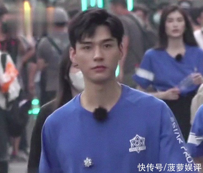 生图|龚俊综艺录制生图,无精修无美颜状态真实,颜值让人看傻眼