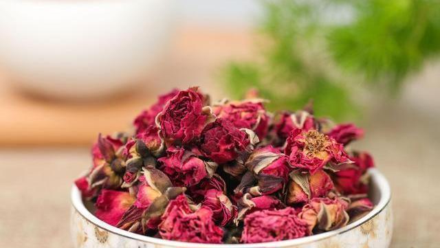 红枣|蒲公英和它“天作之合”,坚持泡水喝,养肾补气,或“肝净”如新