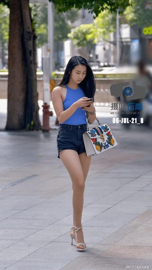 高跟鞋|穿出玉足优雅的性感，一字带细高跟凉鞋才经典，自带女人味！