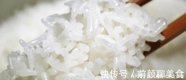 蒸米饭时,大米到底要洗几次?原来一直弄错了,难怪米饭不香不软