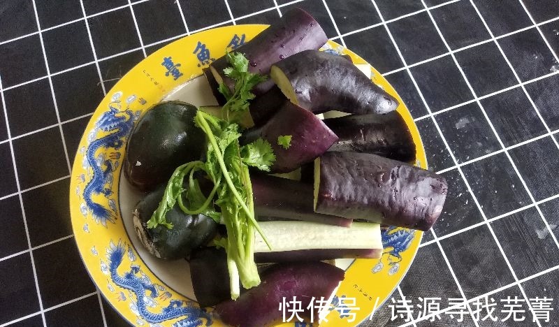 三伏天，喝酒配什么菜好这10道下酒菜有荤有素，啤酒白酒都配！