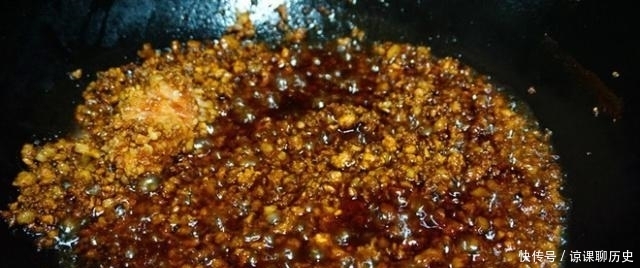 蒜苔|蒜苔新吃法,不炒蛋,不炒肉,这样炒鲜香还补钙,孩子爱吃!