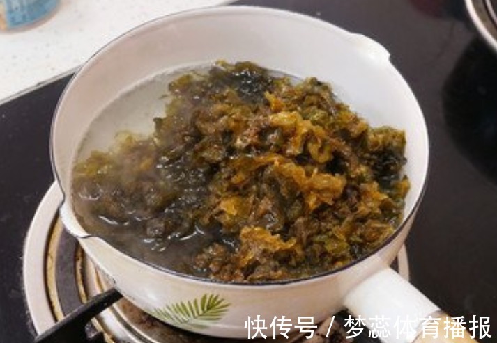 生长发育|这菜看起来很脏,实则营养很多,含钙量高,孩子多吃猛长个!