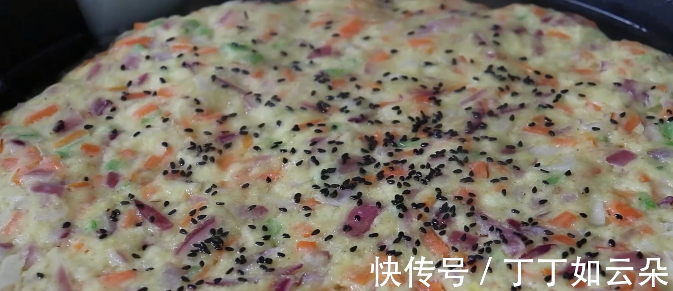 十三香|分享一种洋葱做法，我家一周做5次，不油炸不用炒，比吃肉还香！