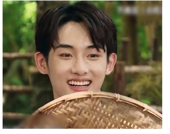 跑男9下期要爆！九位男神同框比帅好养眼，预告都刷了好几遍了