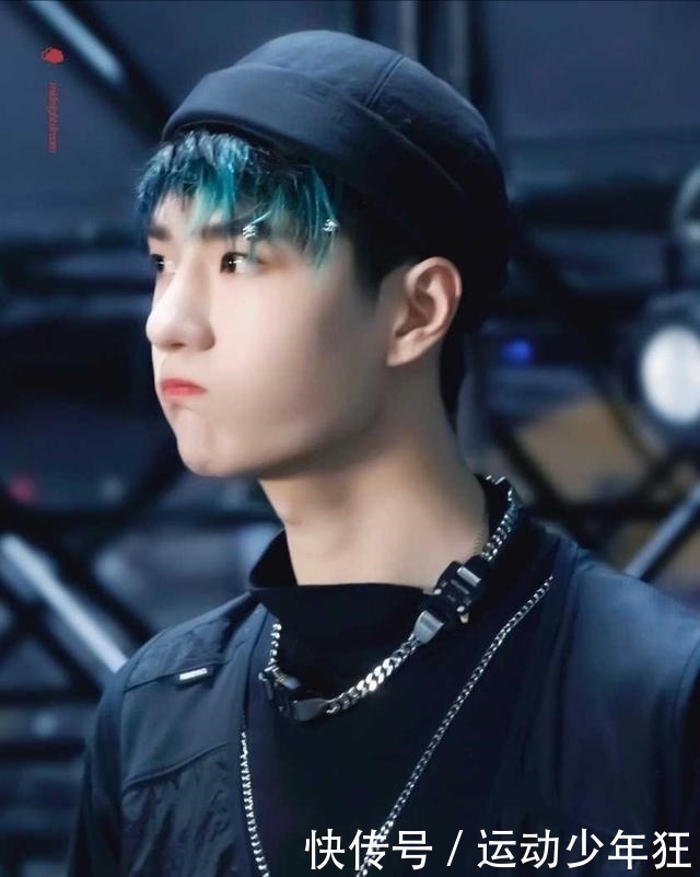 王一博你叼着药瓶跳舞的样子真的让人心疼!