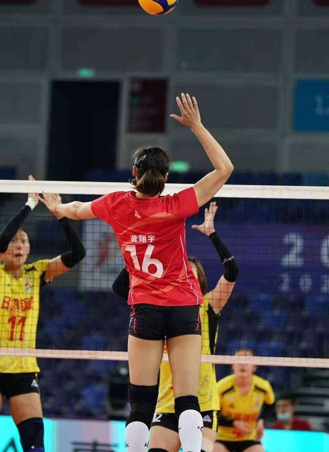 连战连捷|轰下18分大爆发!龚翔宇打出火热状态,女排接应王牌价值展露无遗