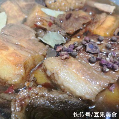  腐竹焖五花肉你这么做，好吃到停不下来