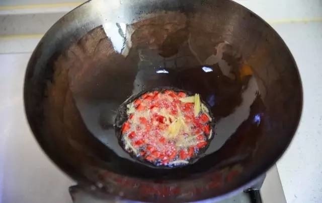 男人最喜欢的下酒菜还是它,这么做越嚼越香,比花生米还下酒