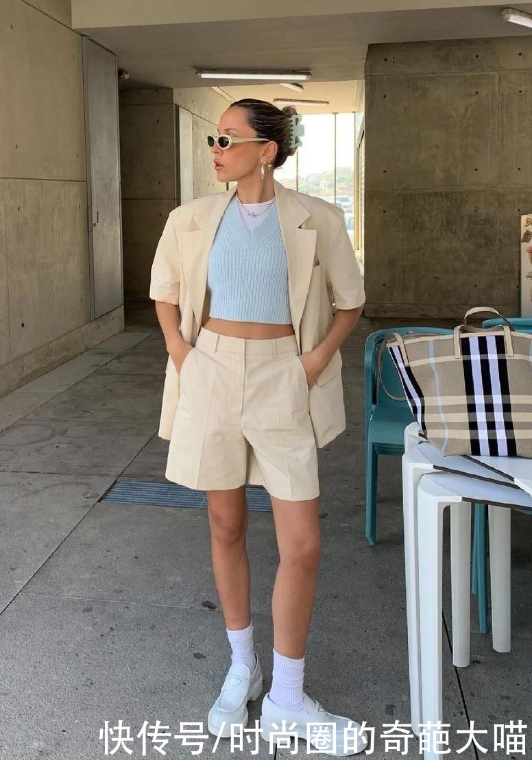 穿搭|老款也能穿出CELINE女孩的味道?简练又时髦,不管肥瘦都合适