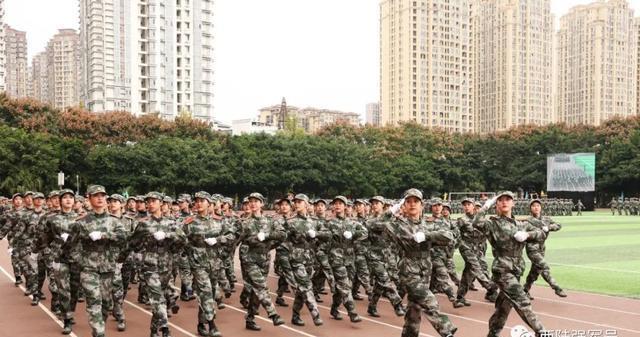 结业|川音新生军训结业，“兵教头”成绩单亮了