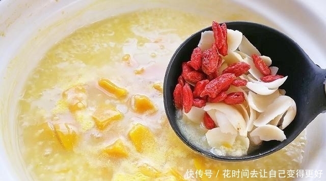 小米粥|煮小米粥时,记得下锅前多“1腌”,小米粥香软顺滑,天天喝不厌