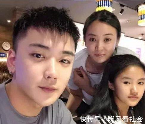 我的媽媽|她是《變形計(jì)》最美女孩,城市哥哥每年都來(lái)接她,長(zhǎng)大后顏值逆天