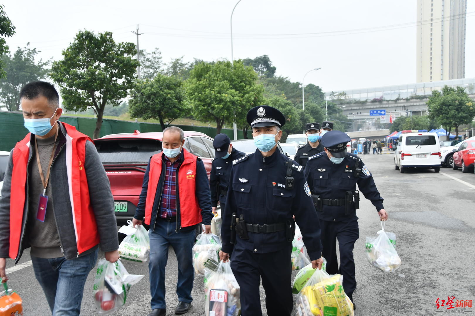 新冠肺炎|一名老警察的退休倒计时：大家为了防疫都在岗呢，“我还没退休！”